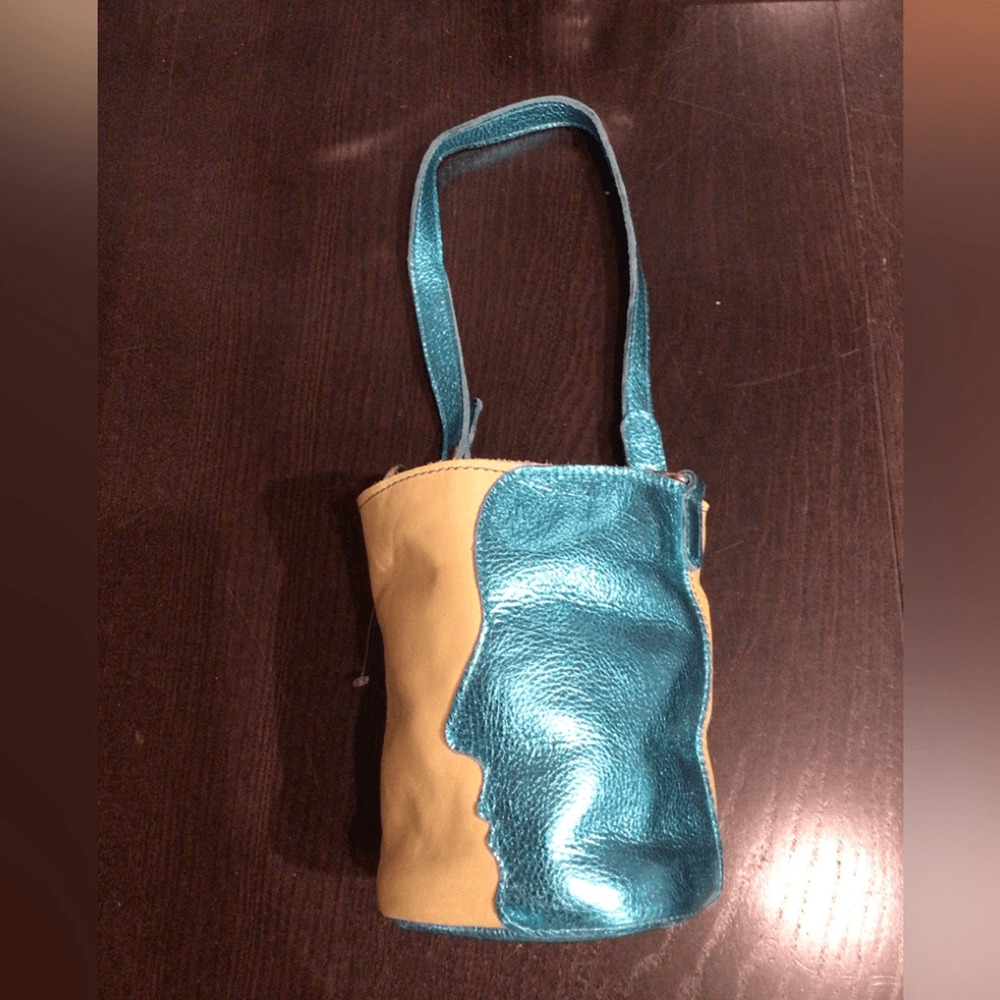 NEW! Rare Los AngelesApparel Leather Silouhette Bucket Bag